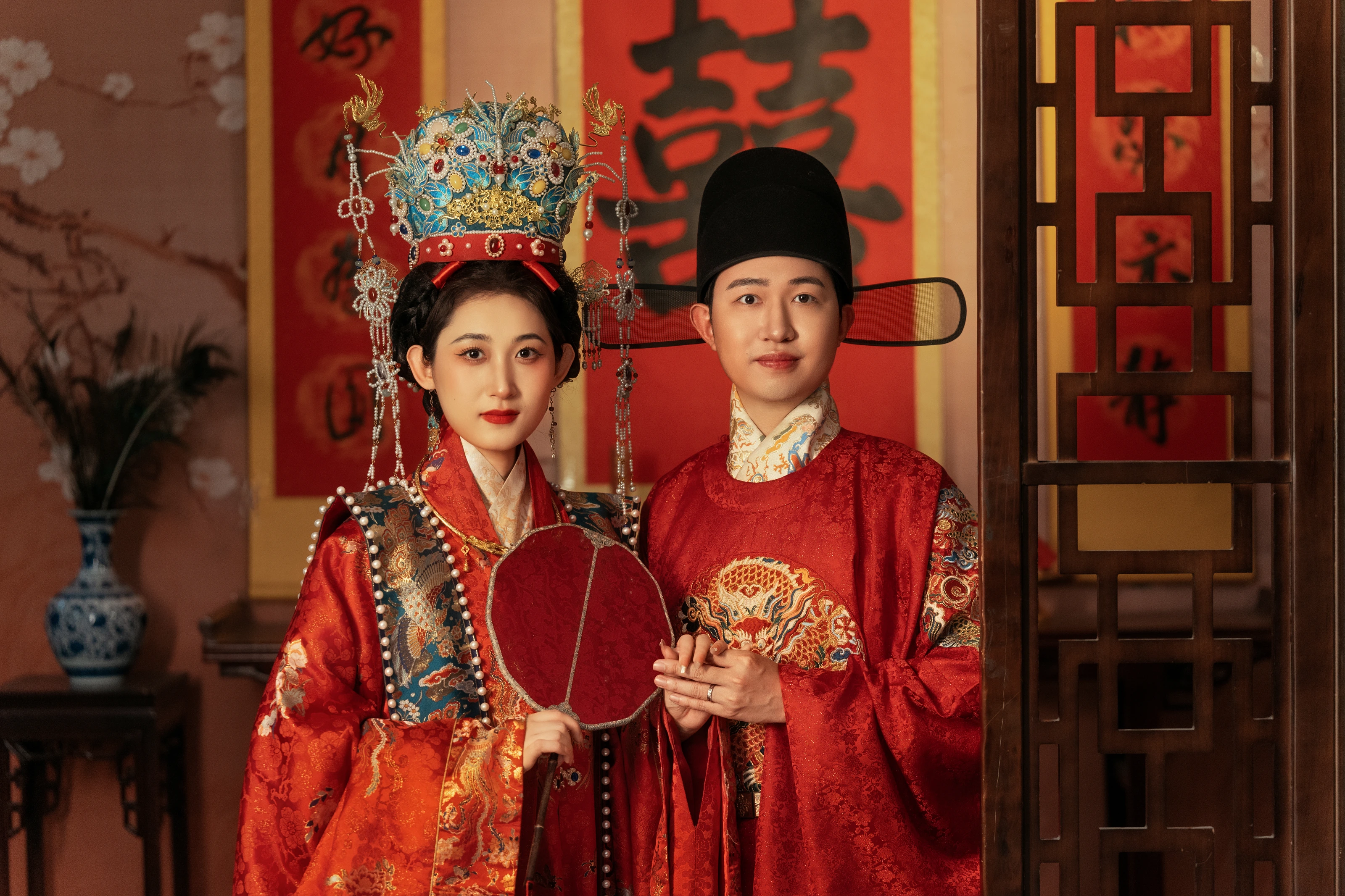 温浩珉与王冰的中式婚礼合影